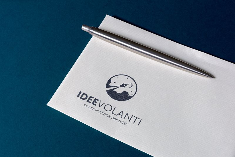 Logo di Idee volanti progettato da Miss Key & Mr. Wolf